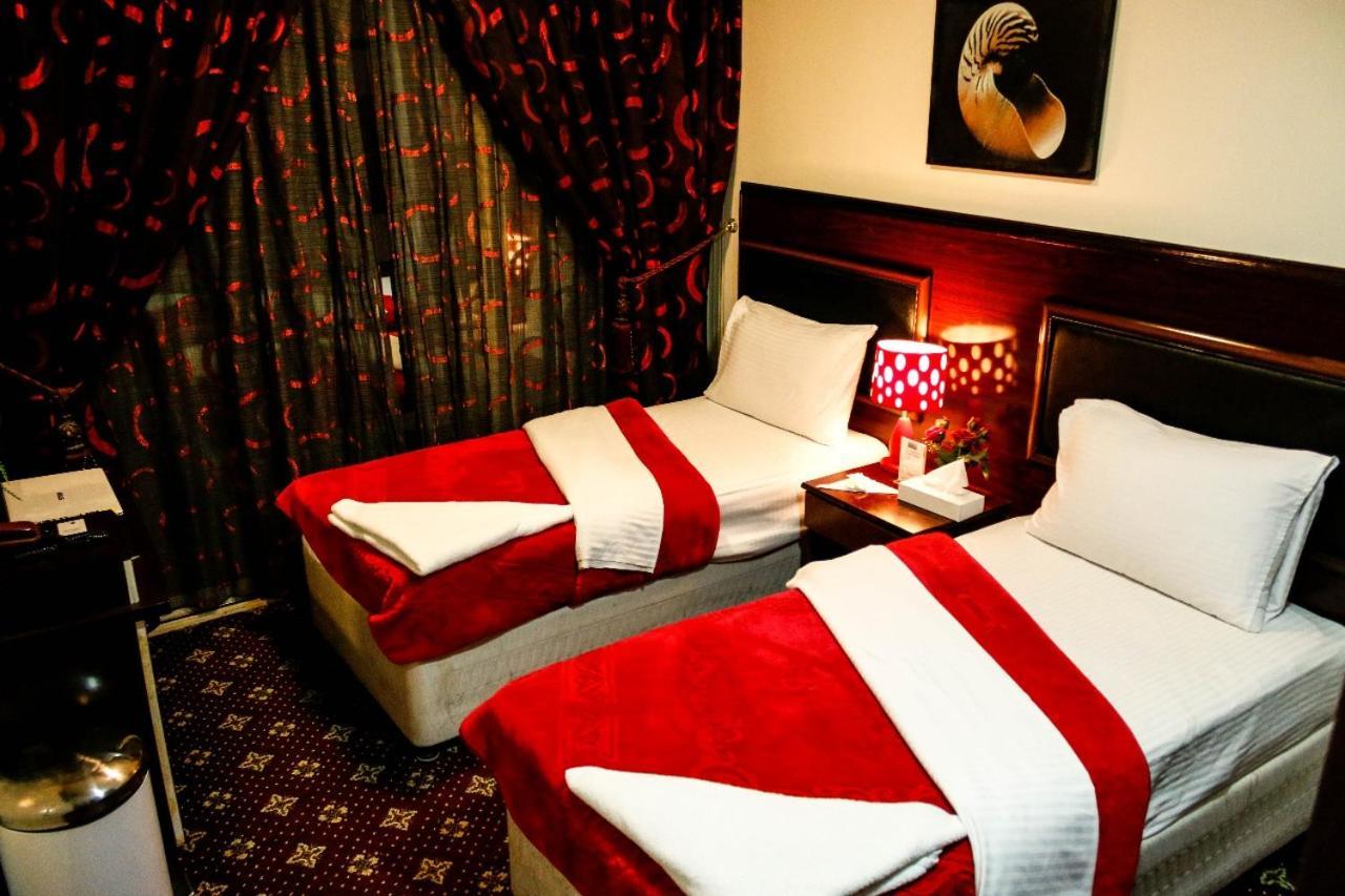 Karoon Hotel Dubai Esterno foto