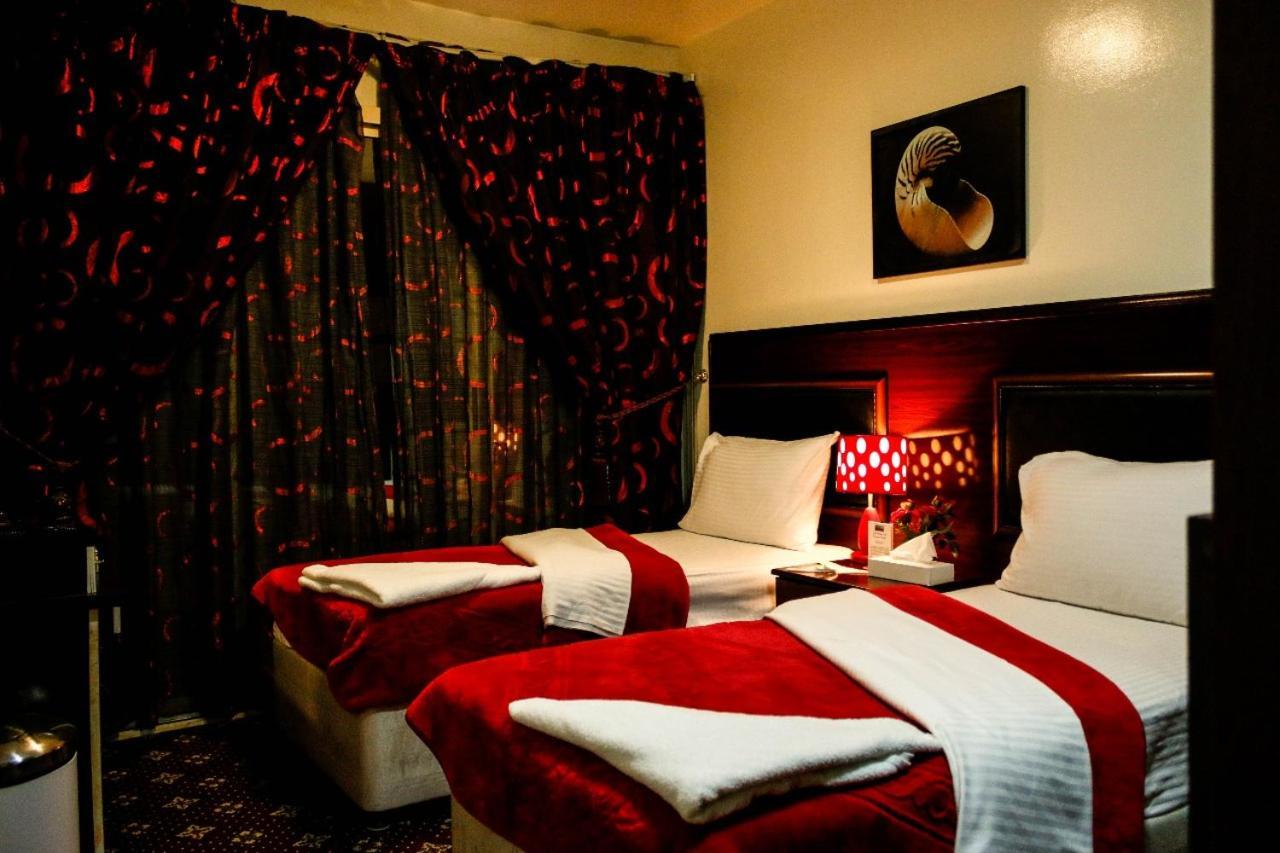 Karoon Hotel Dubai Esterno foto