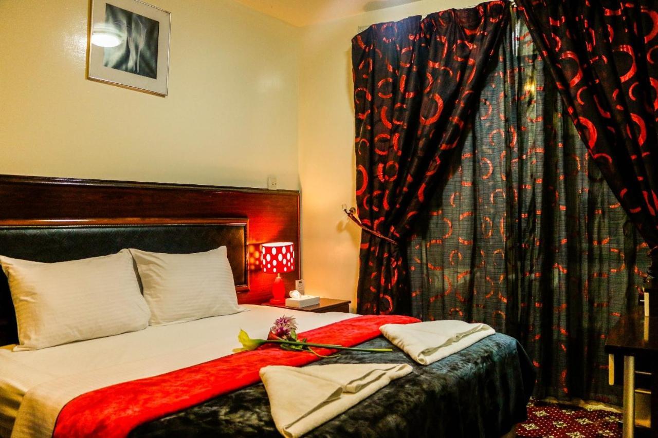 Karoon Hotel Dubai Esterno foto