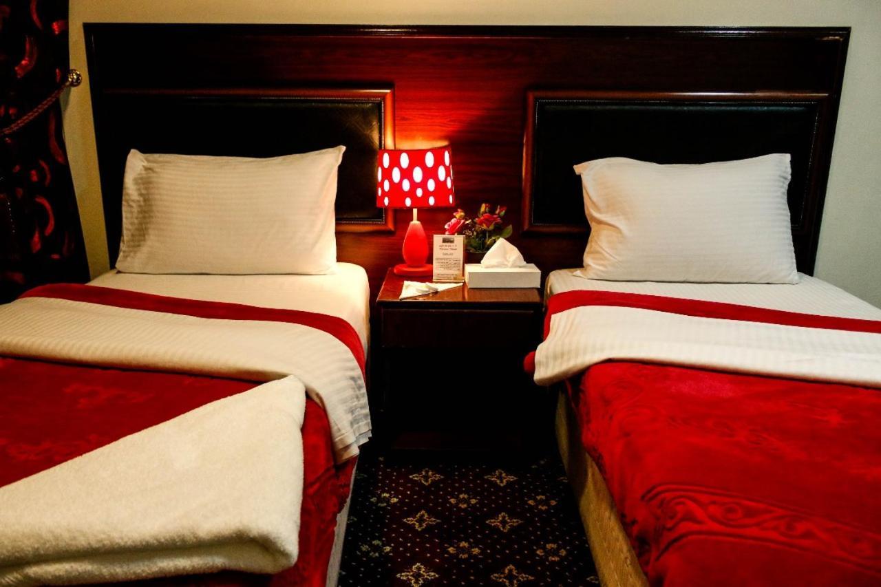 Karoon Hotel Dubai Esterno foto