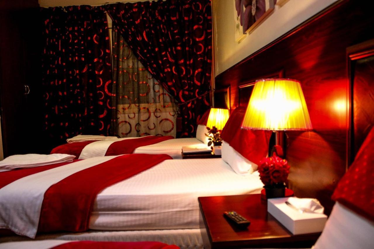 Karoon Hotel Dubai Esterno foto