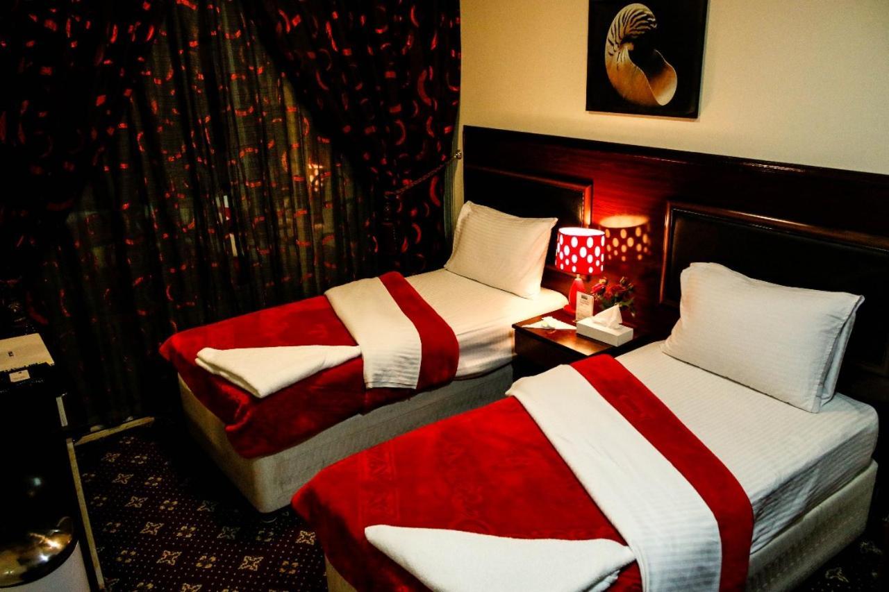 Karoon Hotel Dubai Esterno foto