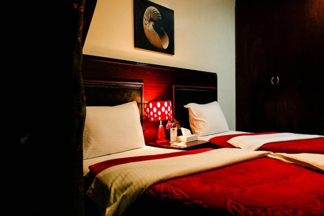 Karoon Hotel Dubai Esterno foto