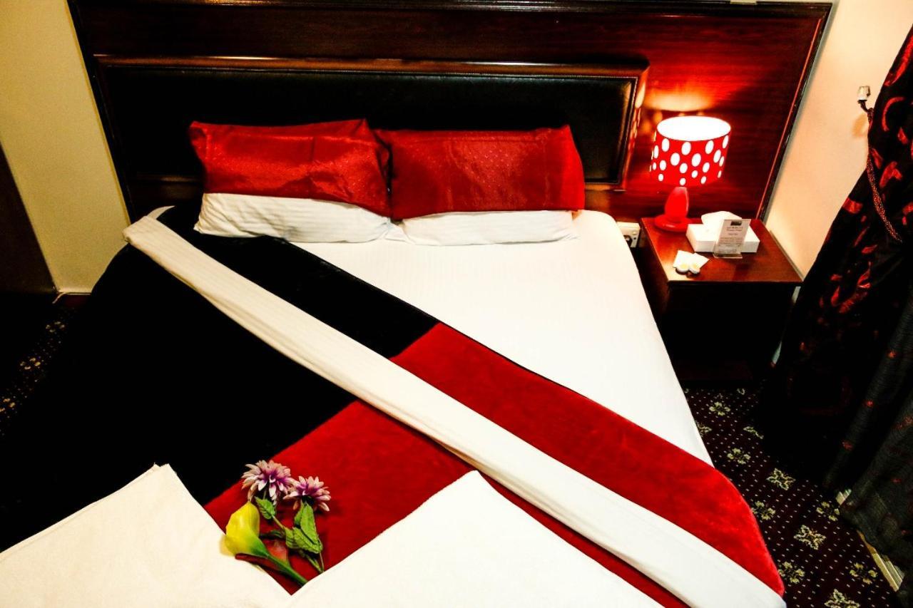 Karoon Hotel Dubai Esterno foto